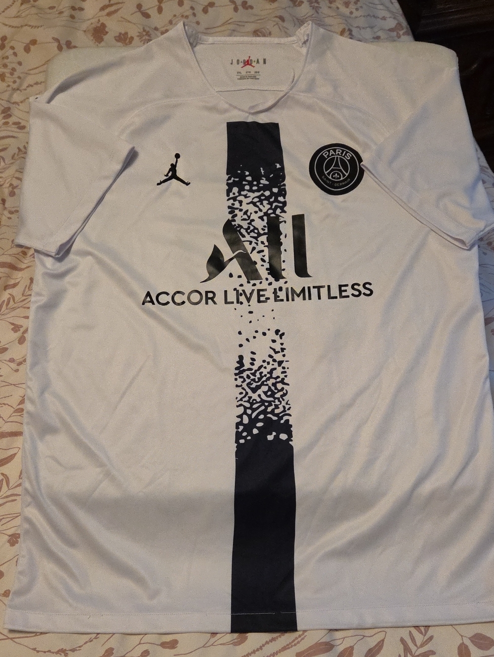 MESSI ***Air Jordan x Paris Saint-Germain White Football Jersey- UNIQUE FIND !!!